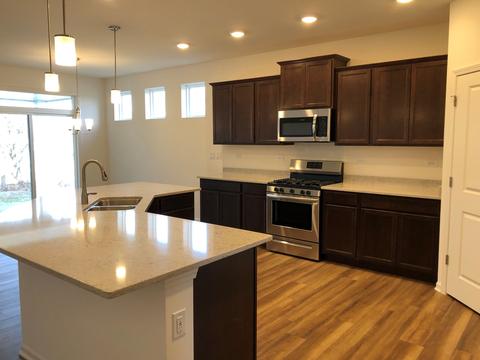 320 S Fork Dr, Gurnee, IL 60031 photo 2