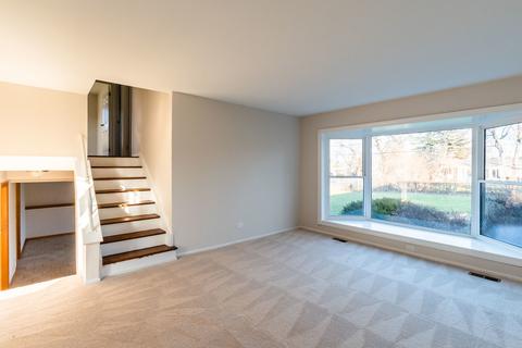 1495 Ashley Rd, Hoffman Estates, IL 60169 photo 4