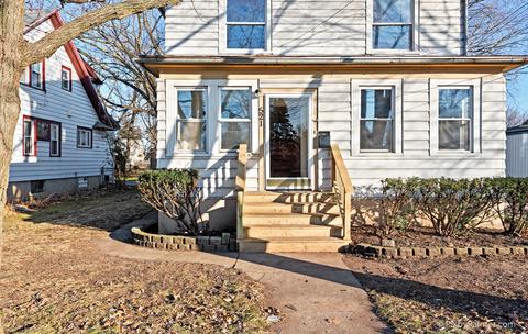 521 N Liberty St N, Elgin, IL 60120 photo 2
