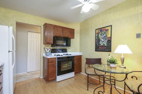 1600 Hadley Ct #A2, Wheeling, IL 60090 photo 6