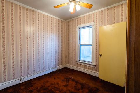 823 Watson St, Aurora, IL 60505 photo 9