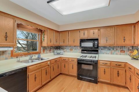 16318 S Peerless Ct, Plainfield, IL 60586 photo 3