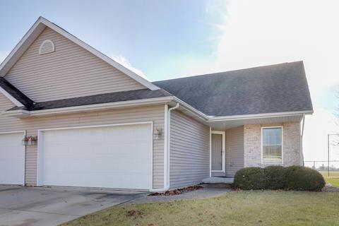 1911 Marina Dr, Normal, IL 61761 photo 2