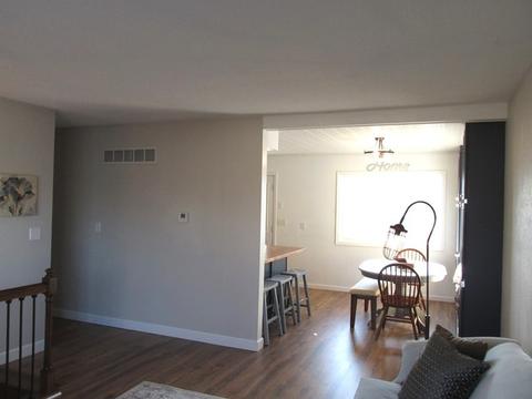517 E 26th St, Sterling, IL 61081 photo 3