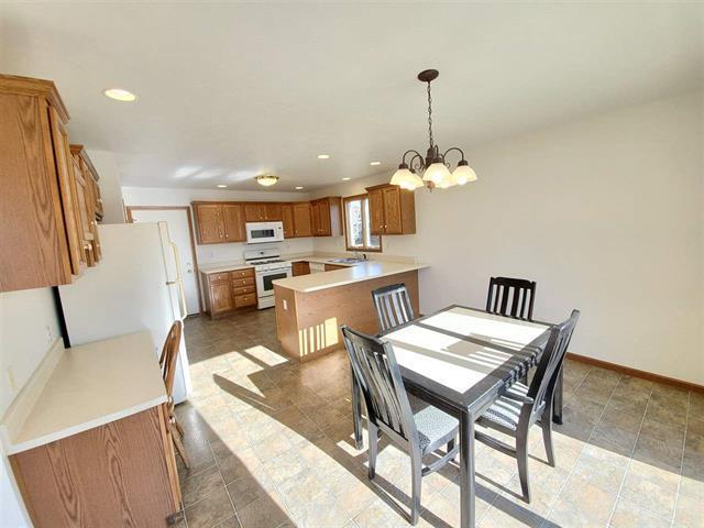  2724 N Fawn Ridge Cir, Oregon, IL 61061 photo 9