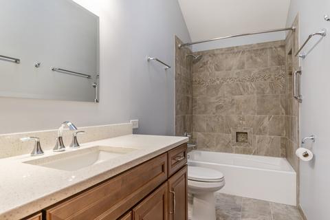 320 W Devon Ave, Roselle, IL 60172 photo 14