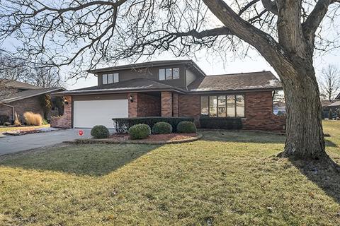 16 W683 89th Pl, Willowbrook, IL 60527 photo 1