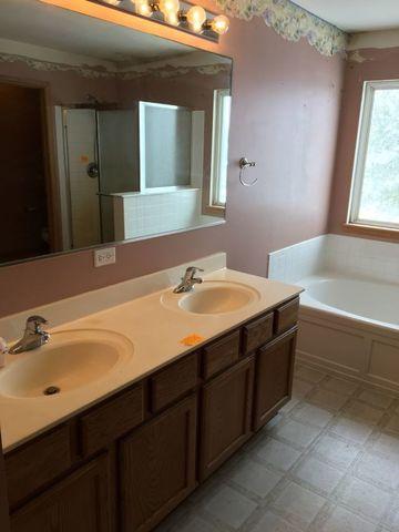 1306 Lilac Ln, Harvard, IL 60033 photo 11