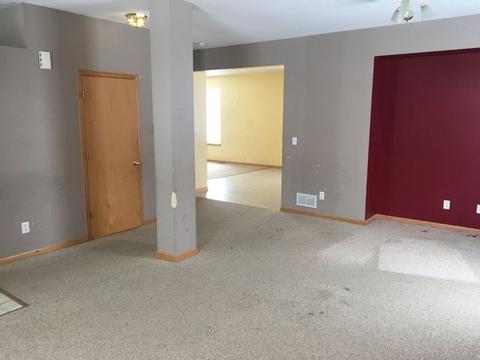 1306 Lilac Ln, Harvard, IL 60033 photo 4