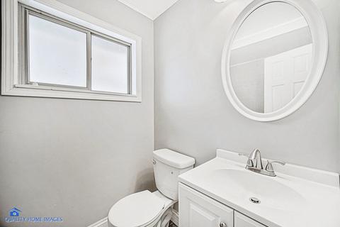 6847 Stanford Dr, Bridgeview, IL 60455 photo 9