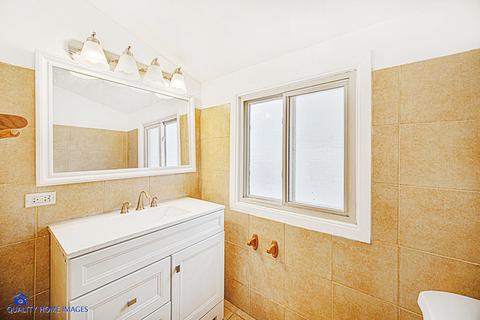 6847 Stanford Dr, Bridgeview, IL 60455 photo 20
