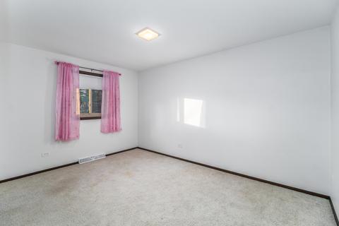 1042 Chippewa Dr, Elgin, IL 60120 photo 26
