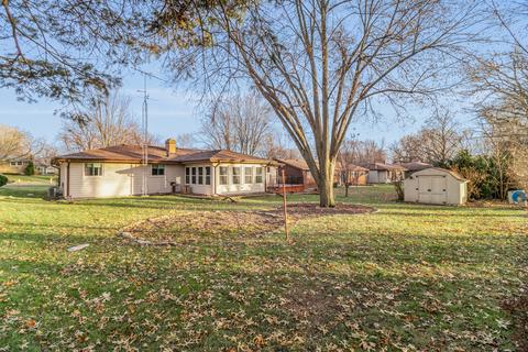 1042 Chippewa Dr, Elgin, IL 60120 photo 7