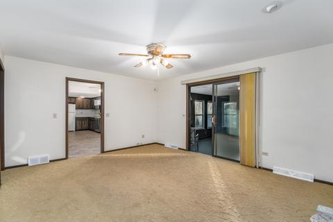 1042 Chippewa Dr, Elgin, IL 60120 photo 20