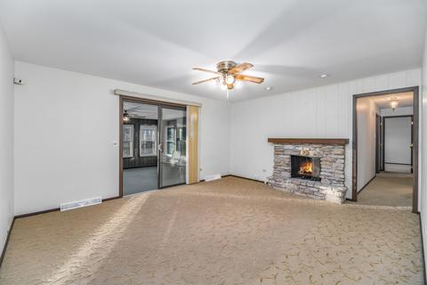 1042 Chippewa Dr, Elgin, IL 60120 photo 21