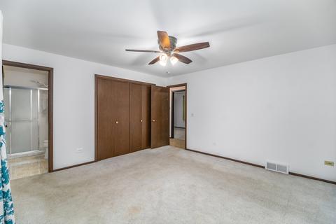 1042 Chippewa Dr, Elgin, IL 60120 photo 32