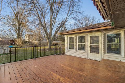 1042 Chippewa Dr, Elgin, IL 60120 photo 10