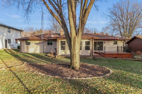 1042 Chippewa Dr, Elgin, IL 60120 photo 6