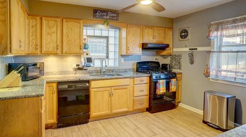 8027 S Artesian Ave, Chicago, IL 60652 photo 4