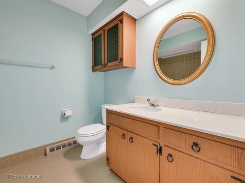 1564 Wadsworth Rd, Wheaton, IL 60189 photo 15