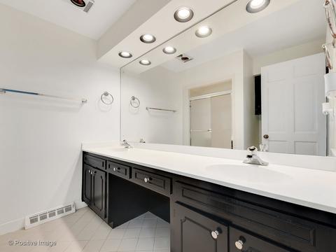 1564 Wadsworth Rd, Wheaton, IL 60189 photo 12