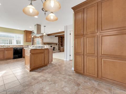 1564 Wadsworth Rd, Wheaton, IL 60189 photo 8