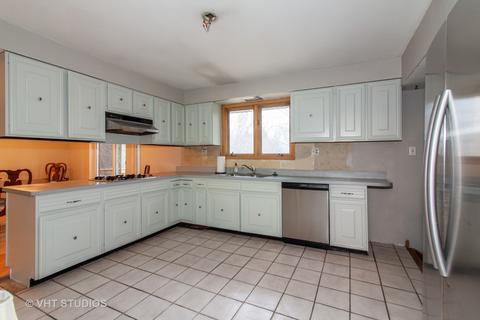 6623 Bentley Ave, Willowbrook, IL 60527 photo 4