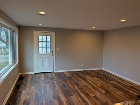 116 E Pineview Dr, Round Lake Park, IL 60073 photo 2