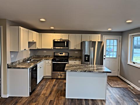 116 E Pineview Dr, Round Lake Park, IL 60073 photo 4