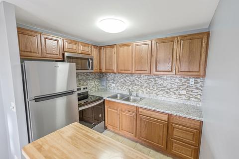 2410 Algonquin Rd #13, Rolling Meadows, IL 60008 photo 6