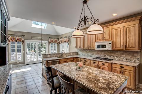 895 Burnham Ct, Aurora, IL 60502 photo 8