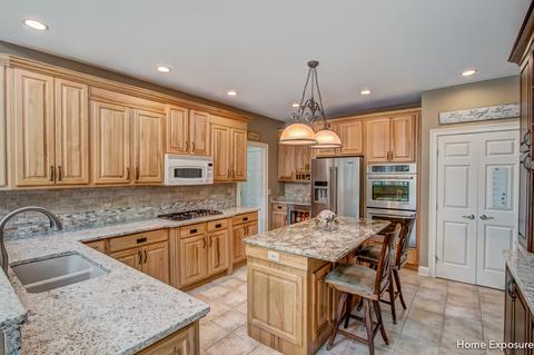 895 Burnham Ct, Aurora, IL 60502 photo 10