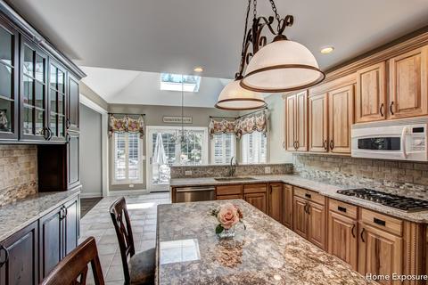 895 Burnham Ct, Aurora, IL 60502 photo 9