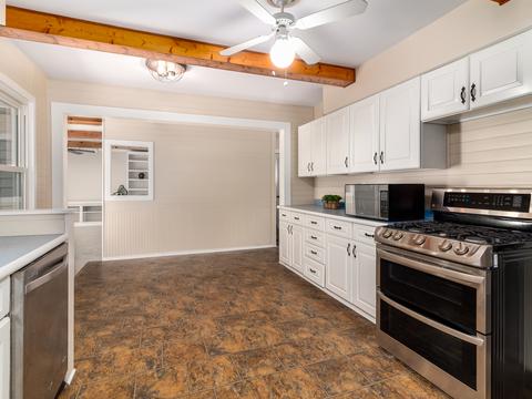 1316 Nelson Cir, Wheaton, IL 60189 photo 4