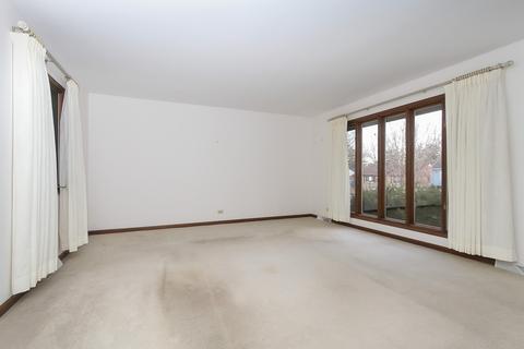 226 S Edison Ave, Elgin, IL 60123 photo 2
