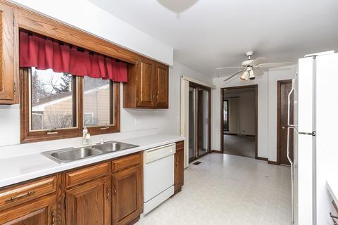 226 S Edison Ave, Elgin, IL 60123 photo 6
