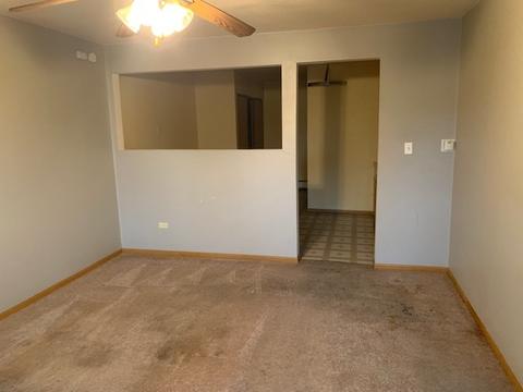 75 Willard Ave #15, Elgin, IL 60120 photo 2