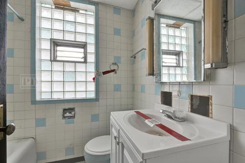 8102 S Harvard Ave, Chicago, IL 60620 photo 12