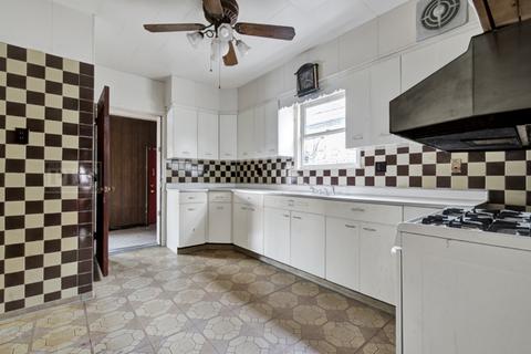 8102 S Harvard Ave, Chicago, IL 60620 photo 15