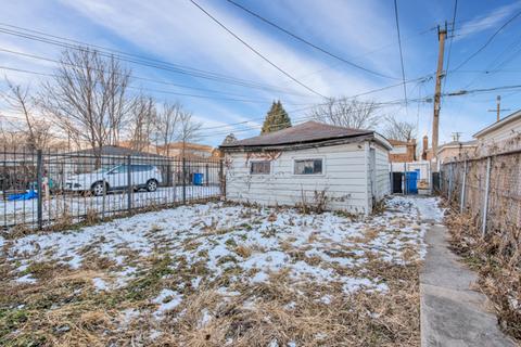 8102 S Harvard Ave, Chicago, IL 60620 photo 3