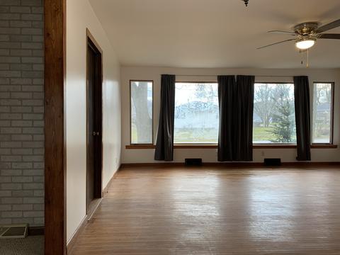 302 Hall Dr, Roberts, IL 60962 photo 9