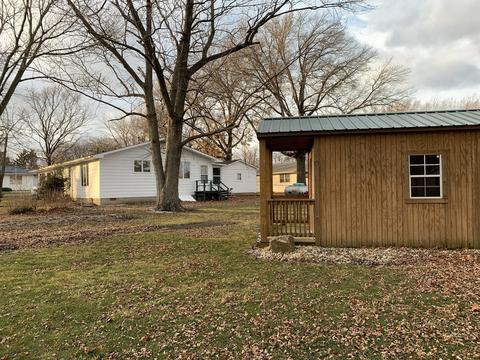 302 Hall Dr, Roberts, IL 60962 photo 5
