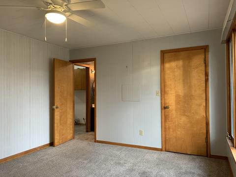 302 Hall Dr, Roberts, IL 60962 photo 17