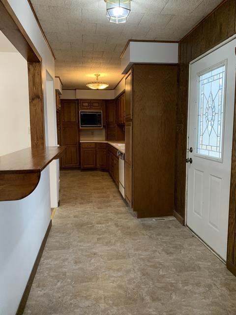 302 Hall Dr, Roberts, IL 60962 photo 12