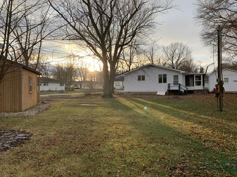 302 Hall Dr, Roberts, IL 60962 photo 6