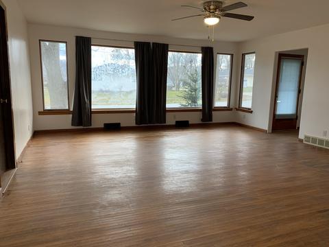 302 Hall Dr, Roberts, IL 60962 photo 8