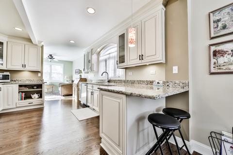 587 Selborne Rd, Riverside, IL 60546 photo 16