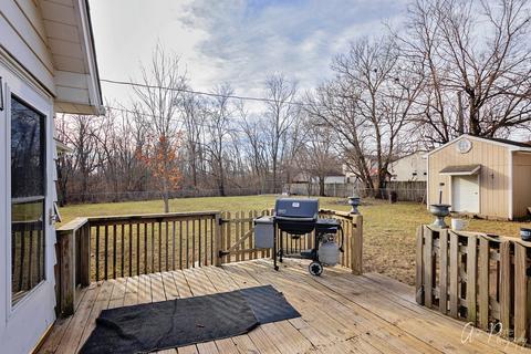 2121 Alton Rd, Mchenry, IL 60050 photo 4