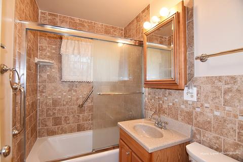 51 Circle Dr E, Montgomery, IL 60538 photo 13
