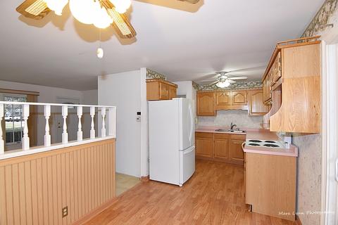 51 Circle Dr E, Montgomery, IL 60538 photo 4